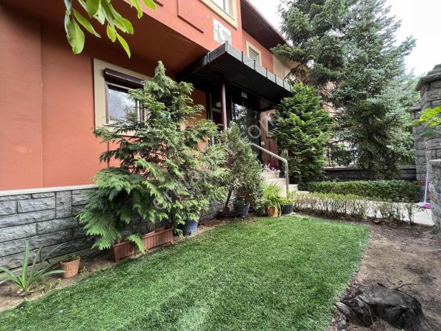Üsküdar Çengelköy Ata 2 Sitesinde 300 M2 Süper Villa