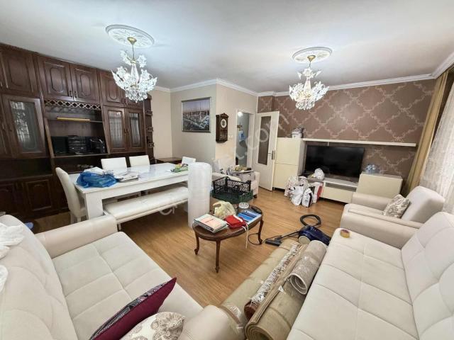 Üsküdar Çengelköy Ata 2 Sitesinde Çıkışa Yakın 2+1 Daire