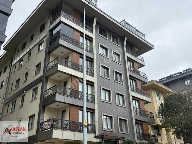 Üsküdar Çengelköyde Mükemel Konum genç Binada 2+1 Satılık Daire