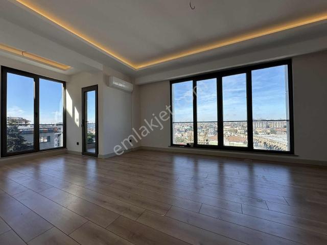 Üsküdar Çengelköyde Yeni Binada 115 M2 Geniş Daire