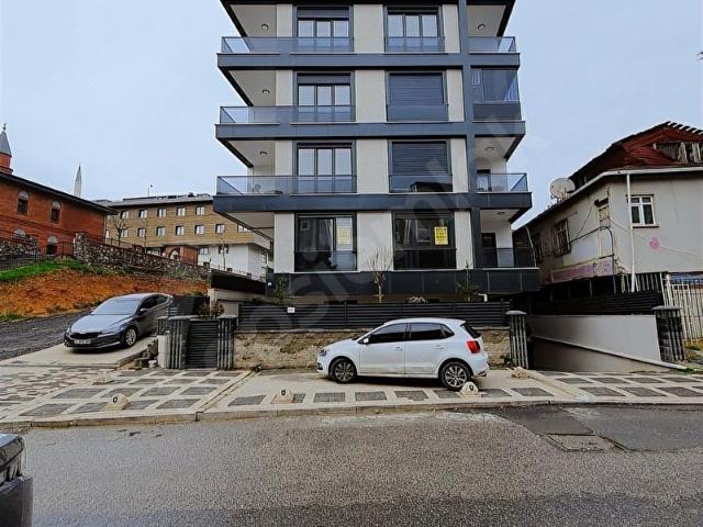 ÜSKÜDAR FERAH'DA SATILIK KAPALI OTOPARKLI 4+1 TERS DUBLEKS DAİRE