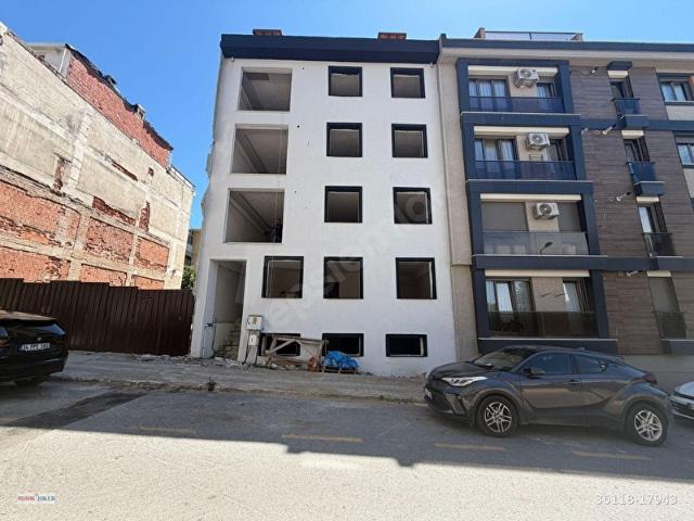 Üsküdar İcadiye de Komple Kiralık Bina