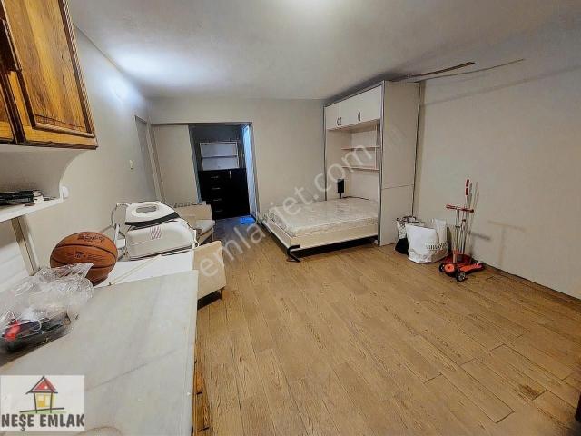 Üsküdar İcadiye Sultantepede Eşyalı Tek Oda Kiralık