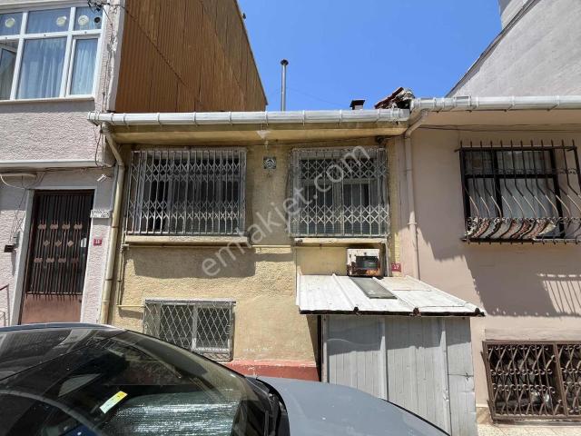 Üsküdar İcadiye'de Bahçeli & Balkonlu Satılık Müstakil Ev
