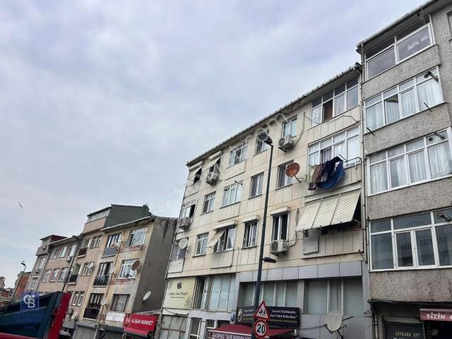 Üsküdar Selamsız Da Cadde Üzeri Satılık 3+1 Daire