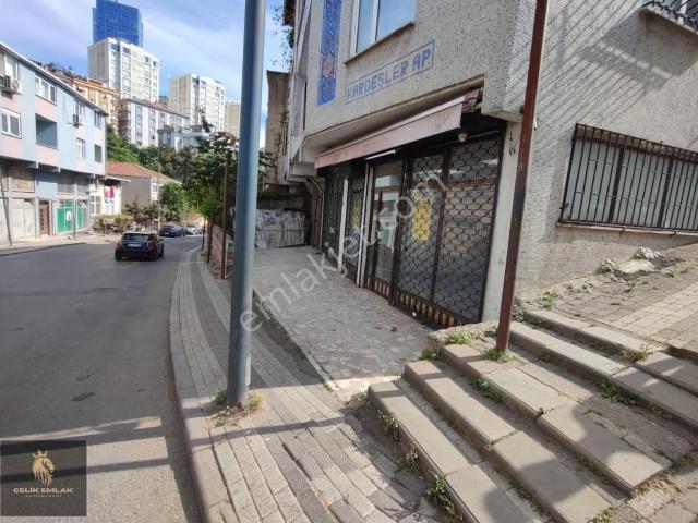 Üsküdar Yavuztürk Cadde Üzeri 30 M2 Kiralık Dükkan