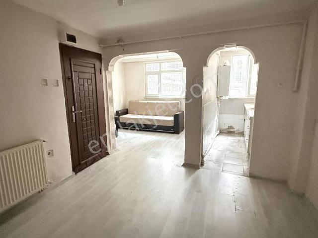 Üsküdarda Ulaşıma Yakın 1+1 Kiralık Daire