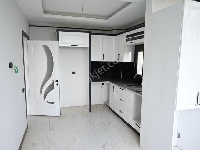 Üstünkent'ten Eski Mezitli'de Doğalgazlı Kiralık 2+1 Geniş Daire
