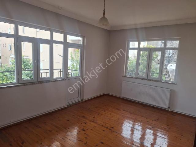 Usta Gayrimenkul'den Merkezi Konumda Kiralık D.gazlı 3+1 Daire