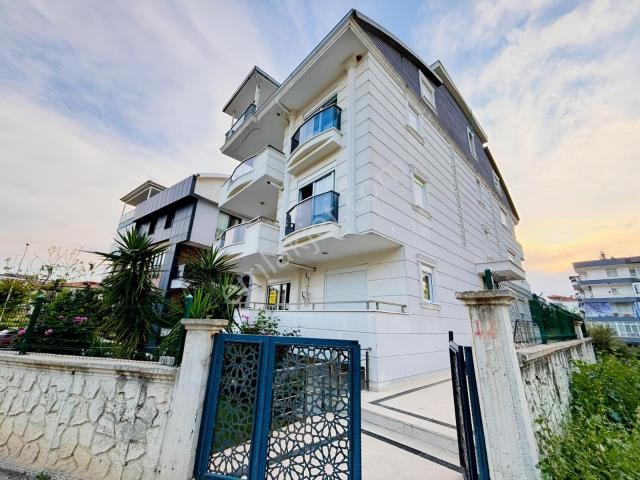 Usta Gayrimenkul'den Kiralık Gedik'te 3+1 D.gazlı Temiz Daire