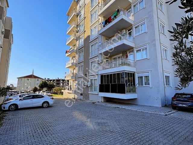 Usta Gayrimenkul'den Satılık 3+1 Cam Balkonlu Temiz Daire