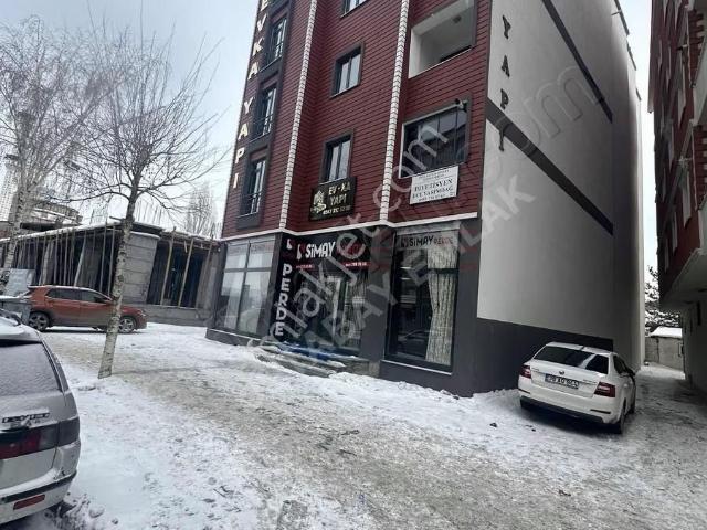 Ustabay Emlaktan Çarşının Göbeğinde Satılık 1+1