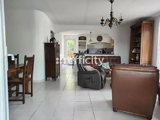 Ustaritz 64480 Achat / Vente maison 5 pièces t5 jardin