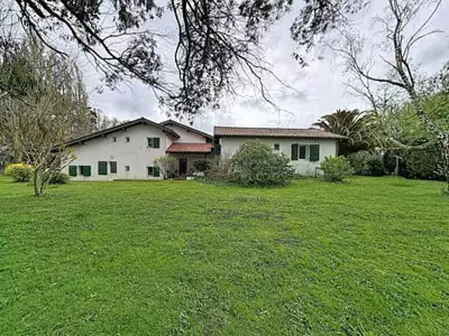 Arcangues 64200 Achat / Vente maison 9 pièces t9 piscine jardin
