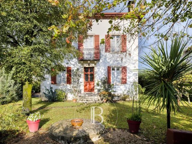 Ustaritz Maison De Maitre Debut Xxeme 350m² Ustaritz