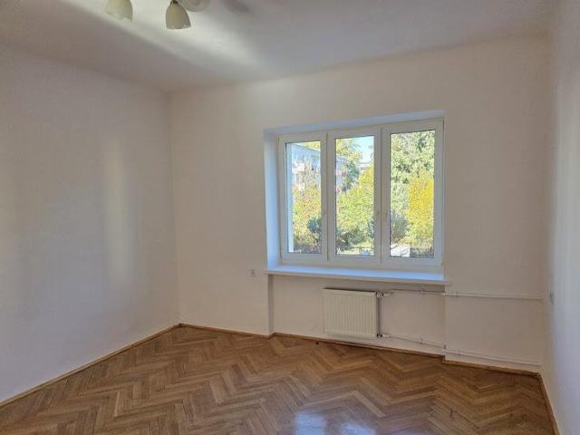 Ustawne 2 pokoje w zabytkowej kamienicy, 50 m2, zielona okolica