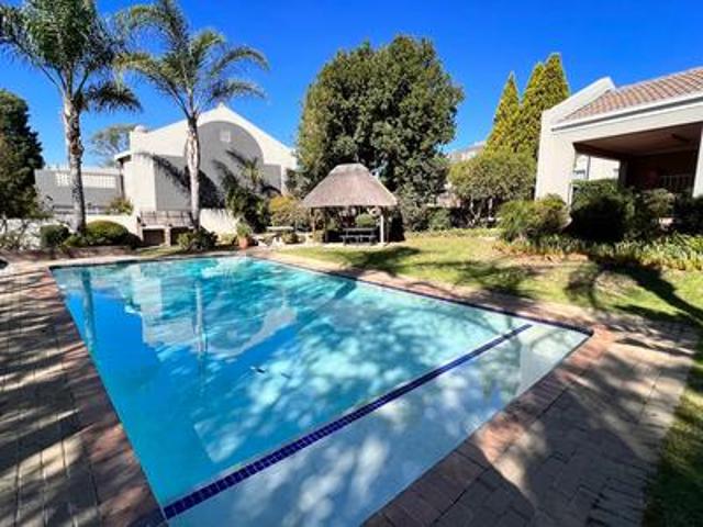 upmarket simplex 3 bed townhouse wit.