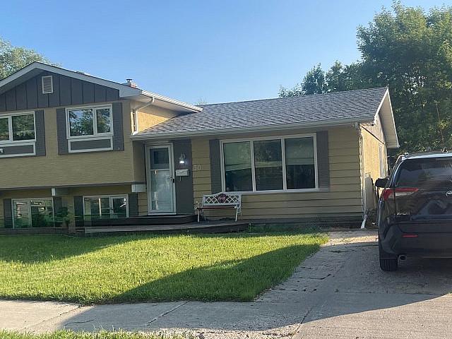 Updated Charleswood Home
