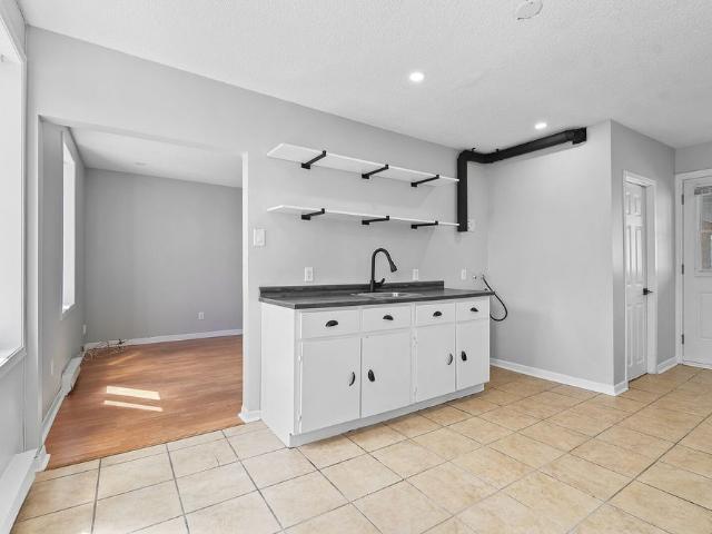 Updated 2 Bedroom in Historic Old Hull – 112 Rue Garneau Unit A