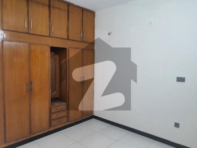 Uper Portion for rent I 8