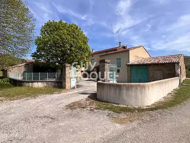 Upie 26120 Achat / Vente maison 6 pièces t6 au dernier étage cave