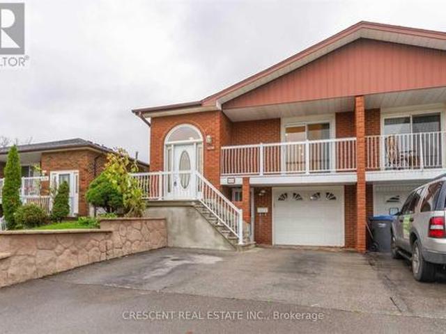 Upper 4036 Dunmow Crescent, Mississauga, ON, L4Z 1C9 house for lease | Listing ID W13438 | Royal LePage
