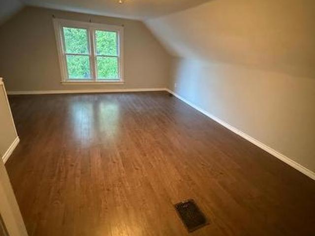 Upper 46 Grove Street, Welland, ON, L3B 4B4 investment for lease | Listing ID X12816 | Royal LePage