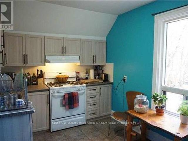 Upper 591 Jane Street, Toronto, ON, M6S 4A3 house for lease | Listing ID W13595 | Royal LePage