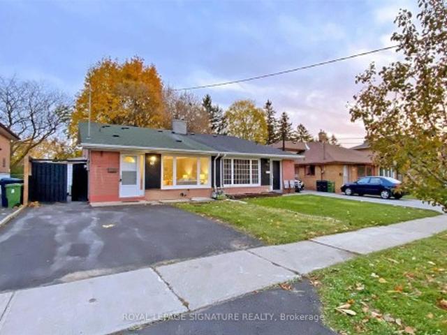 Upper 65 Holcolm Road, Toronto, ON, M2N 2C8 house for lease | Listing ID C12954 | Royal LePage