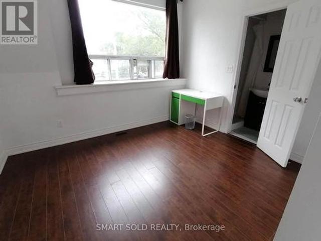 Upper 66 Bellevue Avenue, Toronto, ON, M5T 2N4 house for lease | Listing ID C13562 | Royal LePage