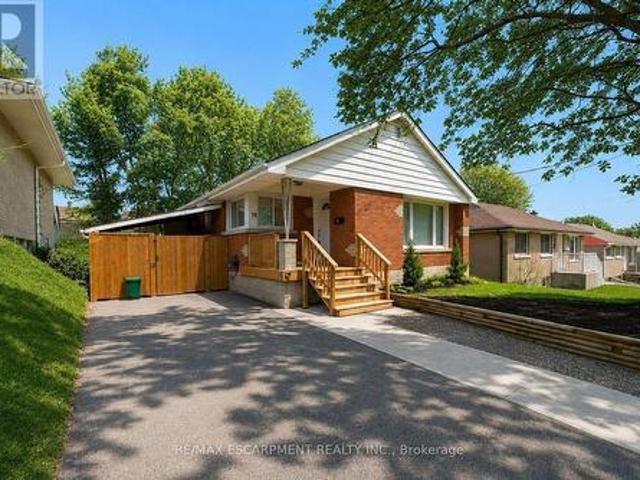 Upper 76 Glenview Avenue, Cambridge, ON, N1R 2W2 house for lease | Listing ID X13570 | Royal LePage
