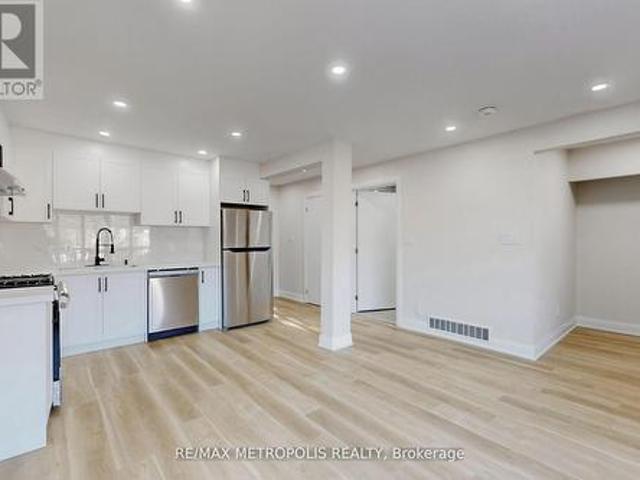 Upper 85 Primula Crescent, Toronto, ON, M9L 1J9 investment for lease | Listing ID W13669 | Royal LePage