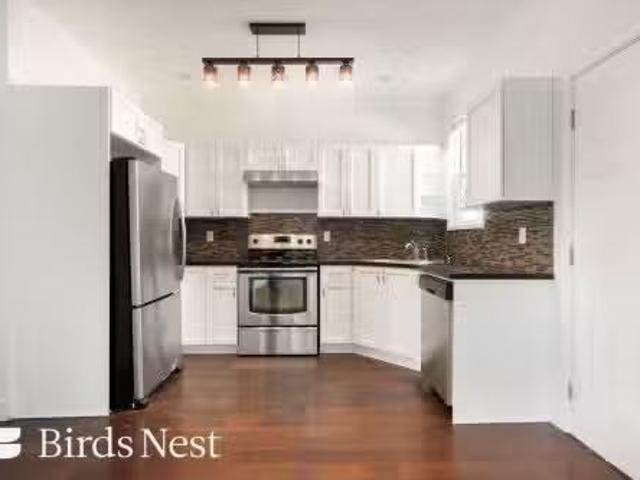 Upper 925 19Th Avenue E, Vancouver, BC, V5V 1K8 house for le.