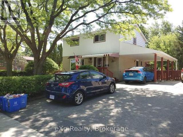 Upper 96 Larch Street, Hamilton Berrisfield, ON, L8T 4P3 house for lease | Listing ID X13603 | Royal LePage