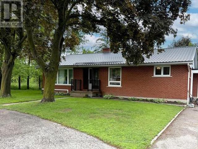 Upper 1043 Penetanguishene Road, Oro Medonte, ON, L4M 4Y8 house for lease | Listing ID S13482 | Royal LePage