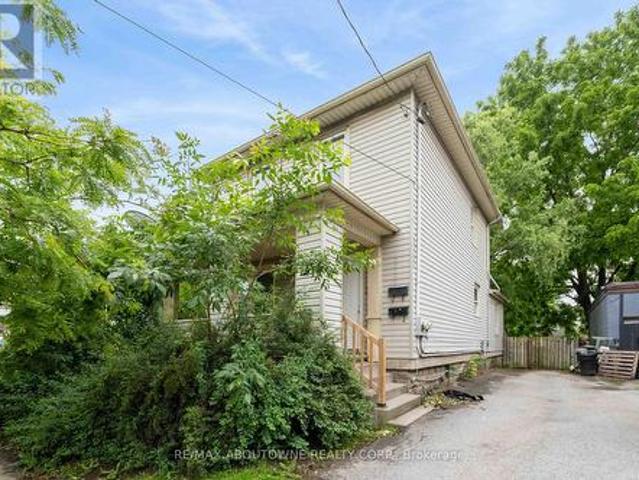 Upper 107 Lake Street, St. Catharines, ON, L2R 5X7 investment for lease | Listing ID X13493 | Royal LePage