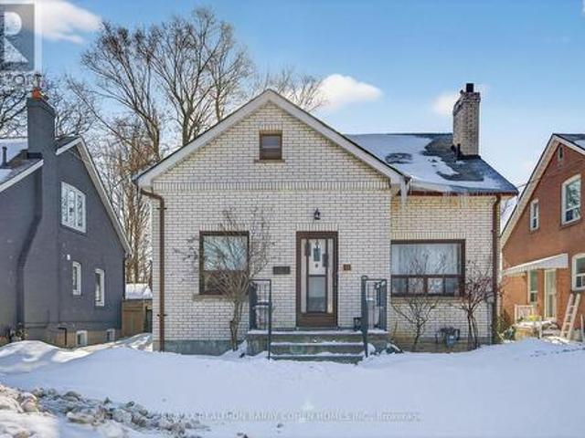 Upper 17 Southbourne Avenue, Toronto, ON, M3H 1A2 investment for lease | Listing ID C13504 | Royal LePage
