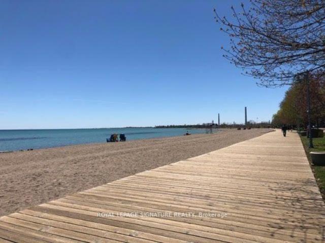 Upper 20 Kew Beach Avenue, Toronto, ON, M4L 1B7 house for lease | Listing ID E13461 | Royal LePage
