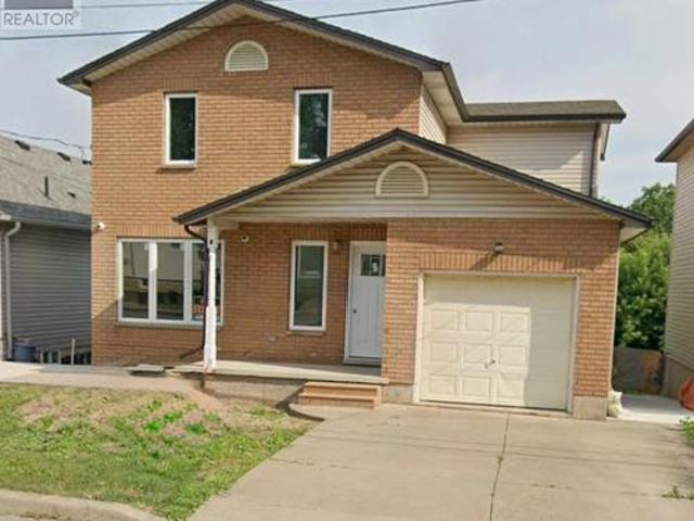 Upper 21 Ball Avenue E, St. Catharines Burleigh Hill, ON, L2T 1B4 house for lease | Listing ID X13212 | Royal LePage