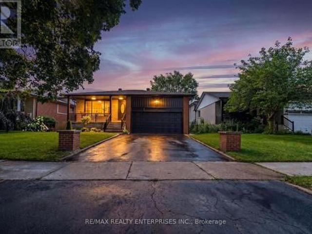 Upper 2348 Denise Road, Mississauga, ON, L4X 1J4 house for lease | Listing ID W13590 | Royal LePage