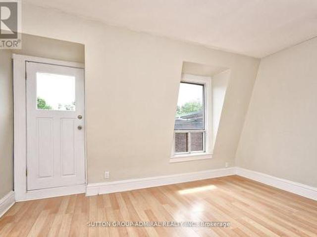 Upper#2 1932 Queen Street E, Toronto, ON, M4L 1H6 house for lease | Listing ID E13042 | Royal LePage