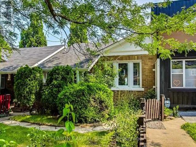 Upper 317 Victoria Park Avenue, Toronto, ON, M4E 3S7 house for lease | Listing ID E13024 | Royal LePage