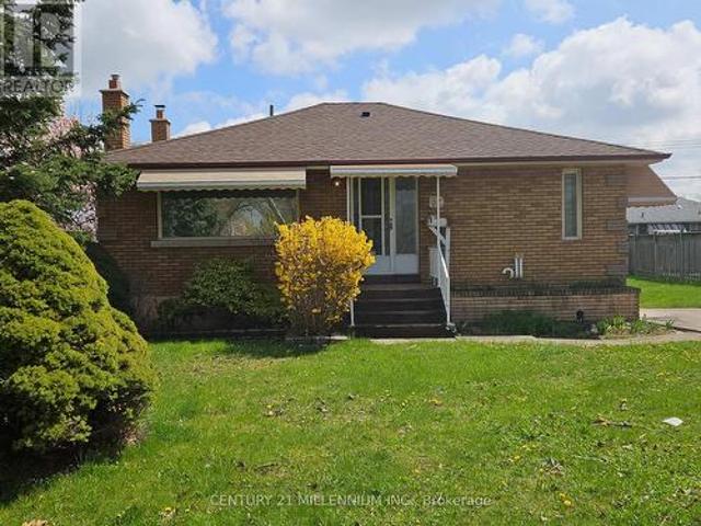 Upper 32 Stewart Avenue, Thorold, ON, L2V 2W7 house for lease | Listing ID X13464 | Royal LePage