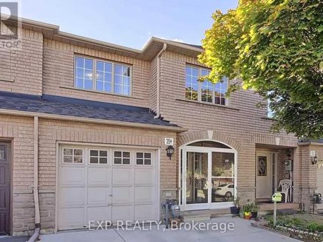 Upper 35H View Green Crescent, Toronto, ON, M9W 7E1 house for lease | Listing ID W12989 | Royal LePage