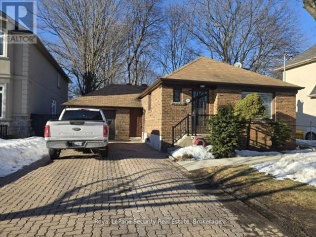 Upper 36 Noranda Drive, Toronto, ON, M6M 2X9 house for lease | Listing ID W13500 | Royal LePage