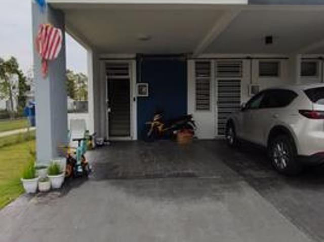 Upper Townhouse Kita Mekar Dengkil Untuk Dijual