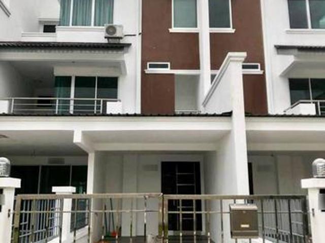 Upper Unit Townhouse at Lite View 4 Holiday Park Miri for Sale