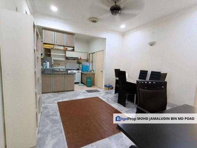 Upper Unit Townhouse Sri Mahligai Seksyen 9, Shah Alam FOR SALE!
