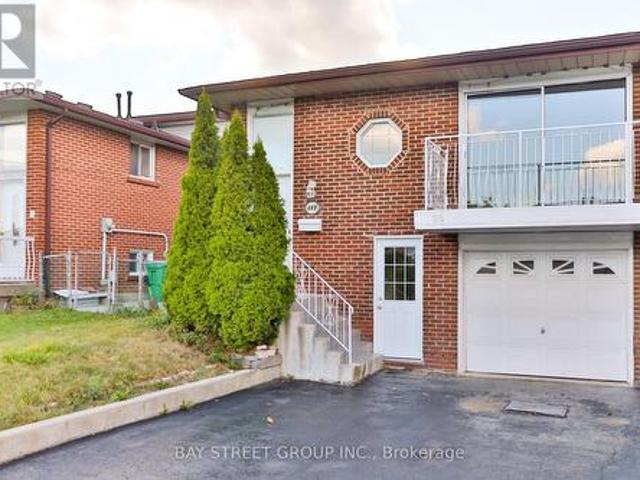 Upper Unit 489 Fergo Avenue, Mississauga, ON, L5B 2J2 house for lease | Listing ID W13567 | Royal LePage