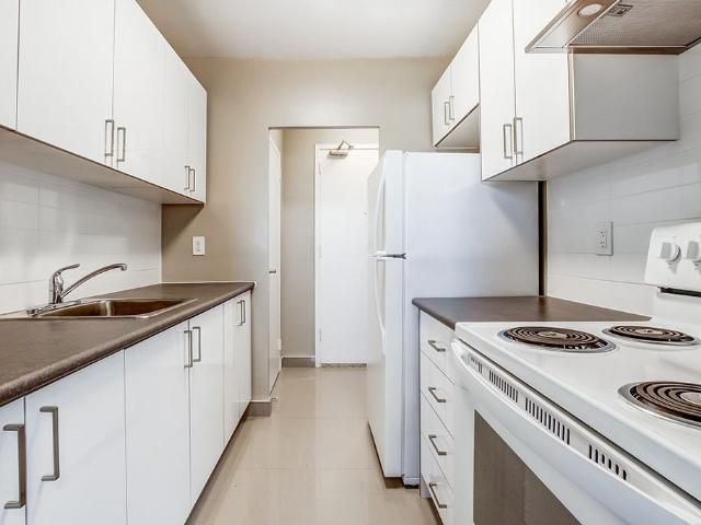 Upper Canada Drive 2 Bedroom Apartment for Rent at 199 Upper Canada Dr, Toronto, ON M2P 1T3 York Mills